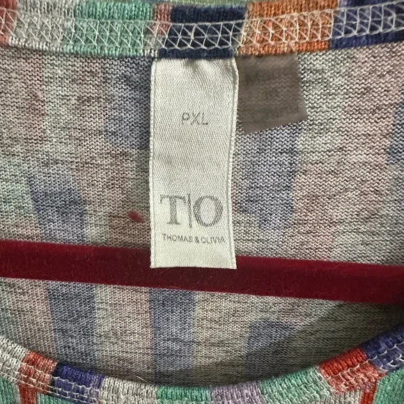 Thomas & Olivia Multicolor Top PXL - Picture 2 of 4